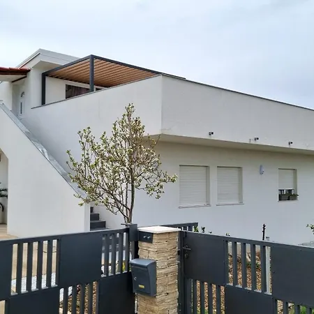 Vila Maslina